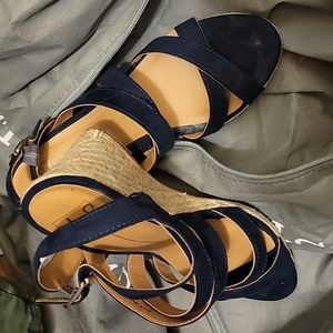 DV by Dolce Vita navy wedge sandals size 8